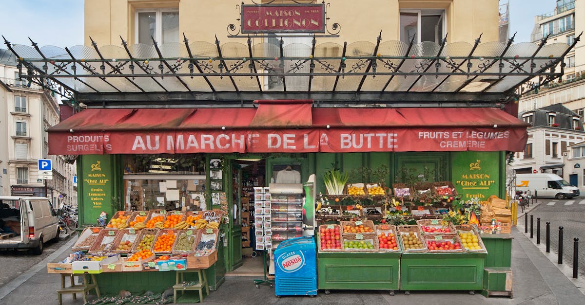 Vibrant Paris street market showcasing fresh produce at Maison Collignon.